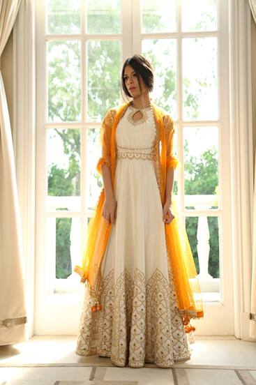 LIVA_Navratri_Wear_Pristine_Whites