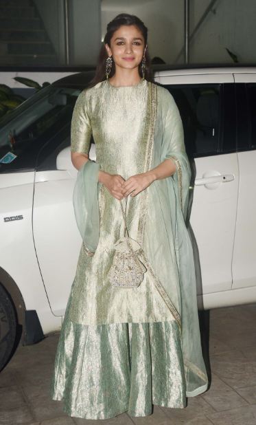 LIVA-Bollywood-Diwali-Wear-Alia-Bhatt