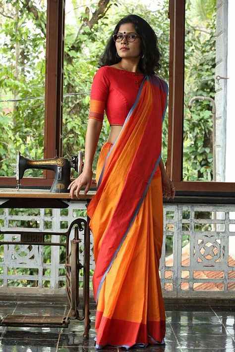 Ethnic-Office-Saree-Style-Trends-Happening-Handlooms